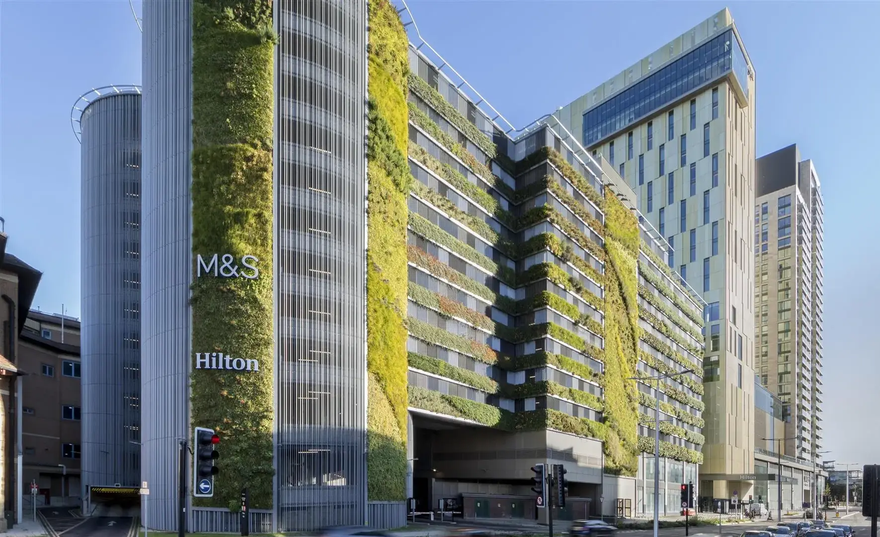 hilton-woking-sterchelegroup-bathroom-pods-00